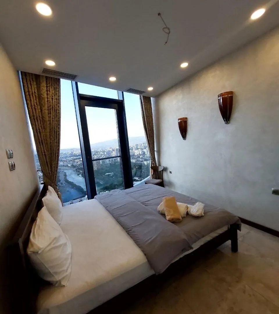 Luxury And Modern Flat#193 Overlooking Downtown تبليسي